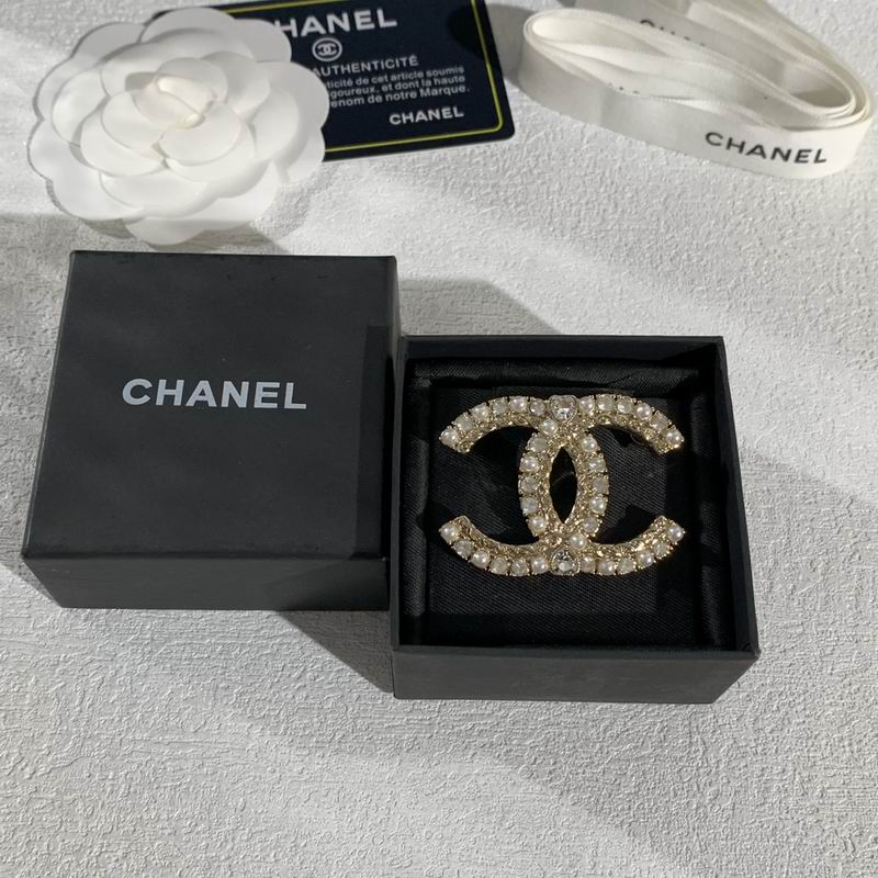 Chanel Brooch 11yxx111 (3)