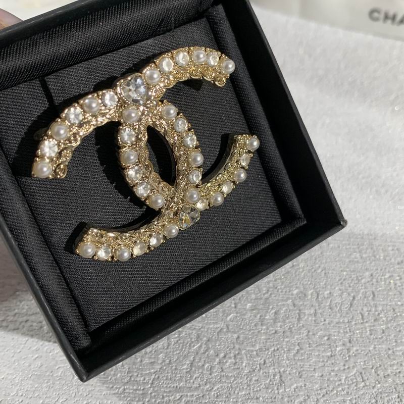 Chanel Brooch 11yxx111 (4)