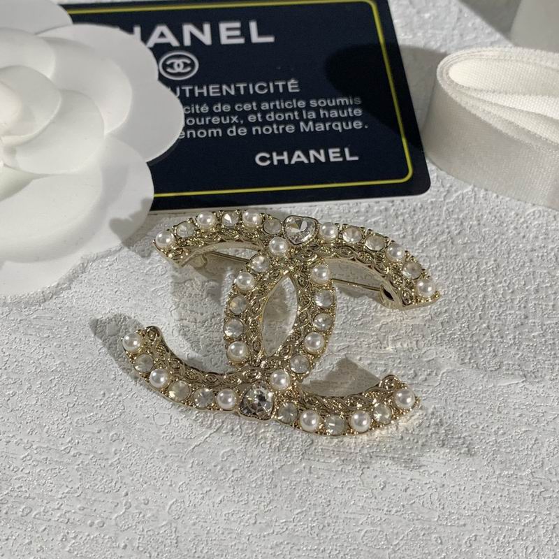 Chanel Brooch 11yxx111 (6)