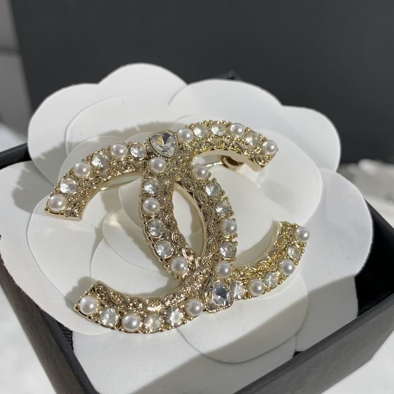 Chanel Brooch 11yxx111 (7)