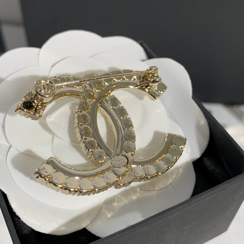 Chanel Brooch 11yxx111 (8)