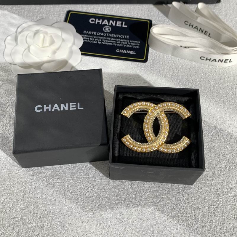 Chanel Brooch 11yxx112 (1)