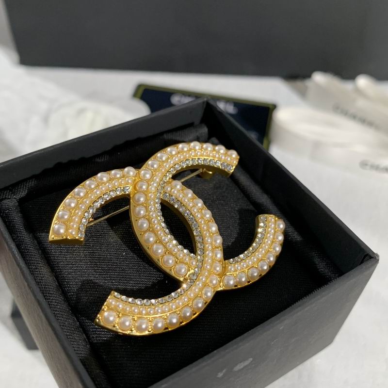 Chanel Brooch 11yxx112 (3)