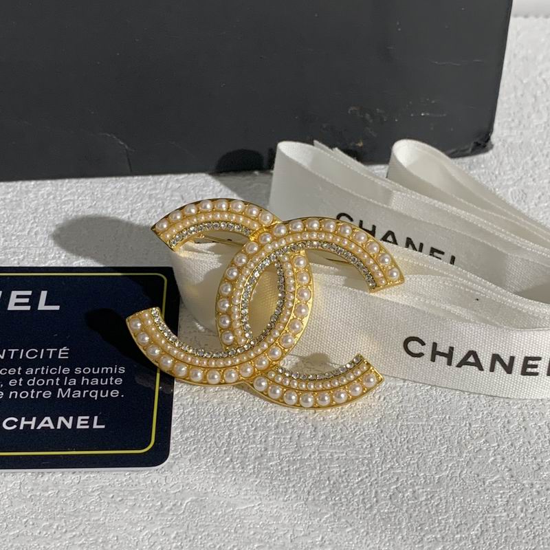 Chanel Brooch 11yxx112 (8)
