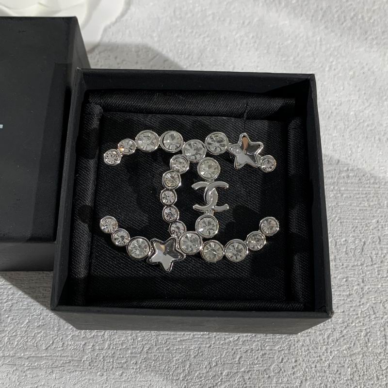 Chanel Brooch 11yxx113 (2)