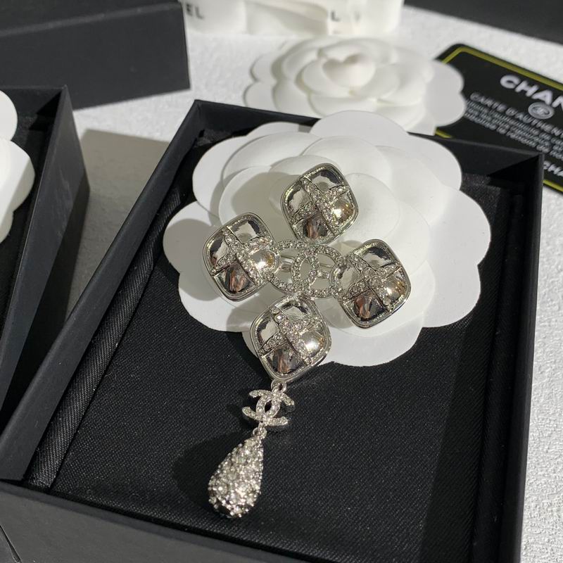 Chanel Brooch 11yxx115 (2)