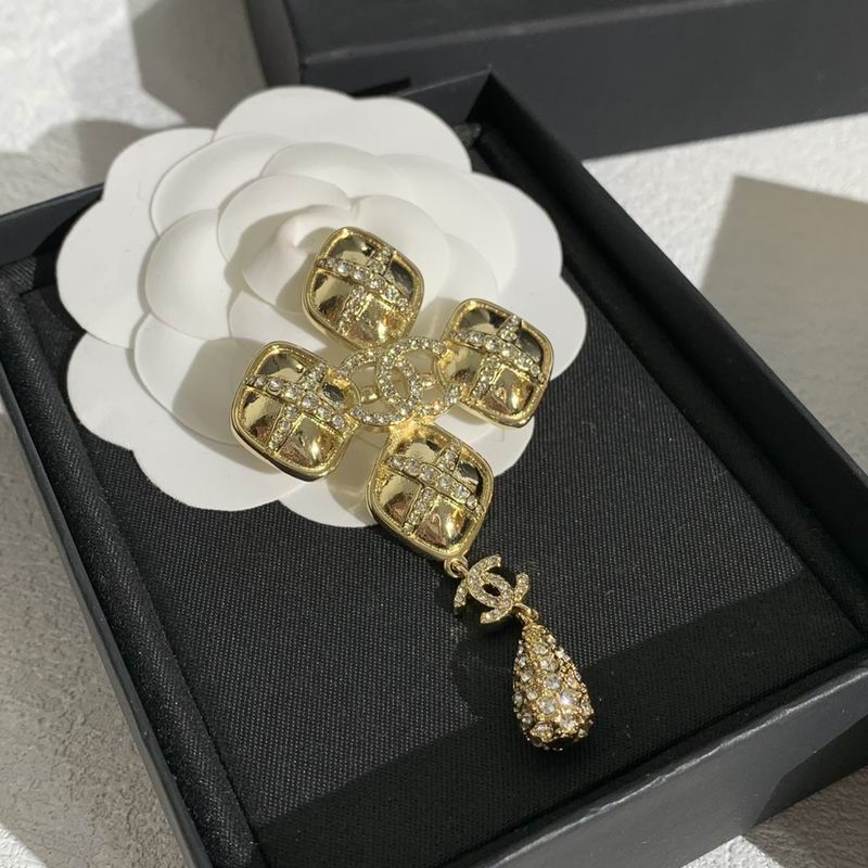 Chanel Brooch 11yxx115 (3)