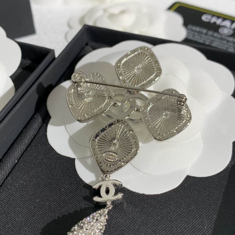 Chanel Brooch 11yxx115 (5)