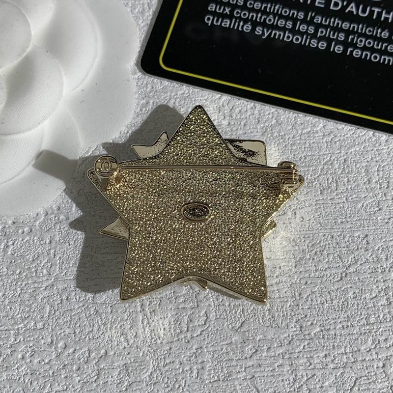 Chanel Brooch 11yxx116 (6)