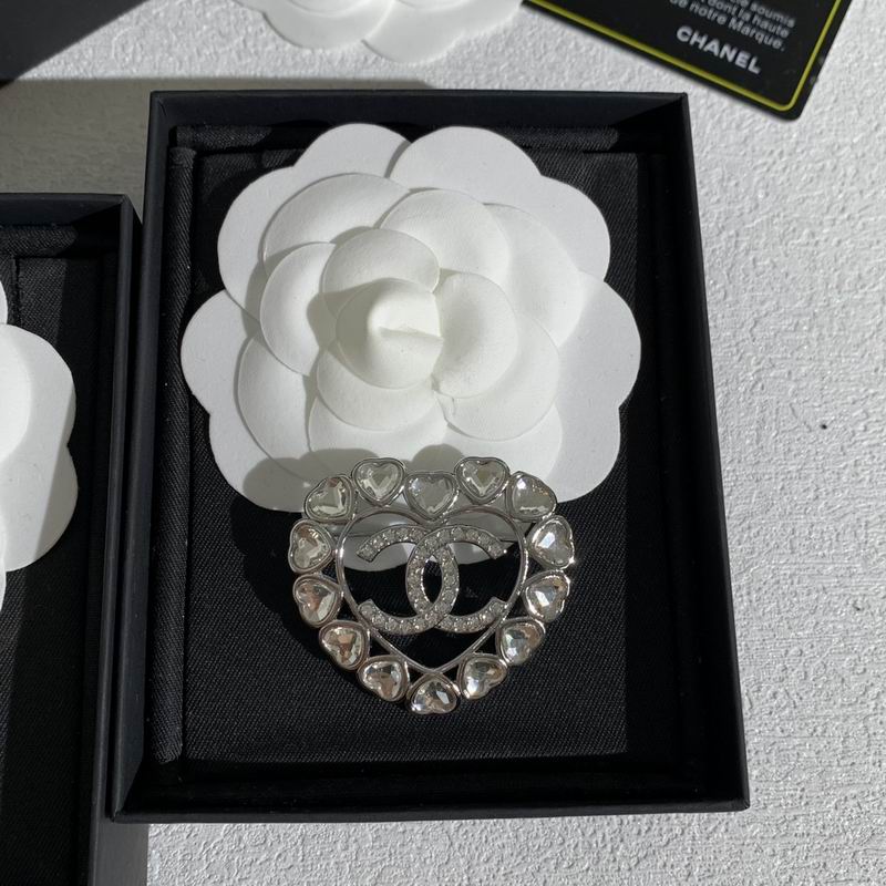 Chanel Brooch 11yxx117 (2)