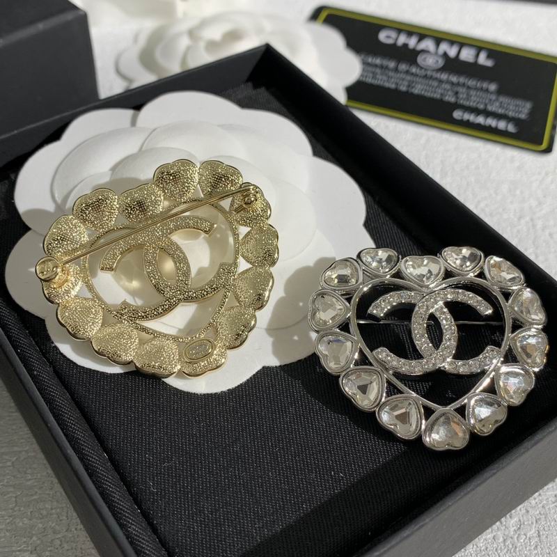 Chanel Brooch 11yxx117 (4)