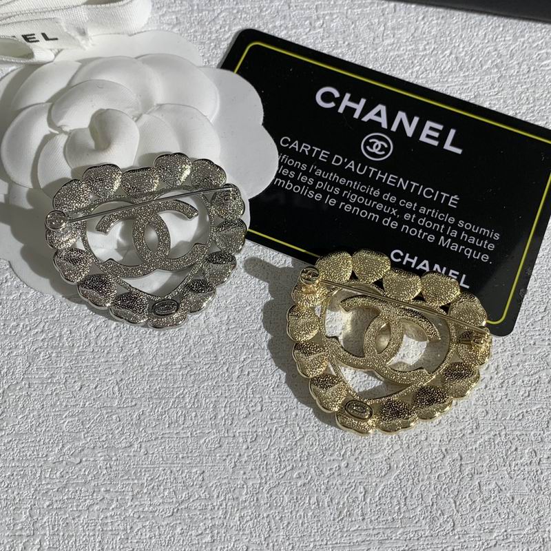 Chanel Brooch 11yxx117 (6)
