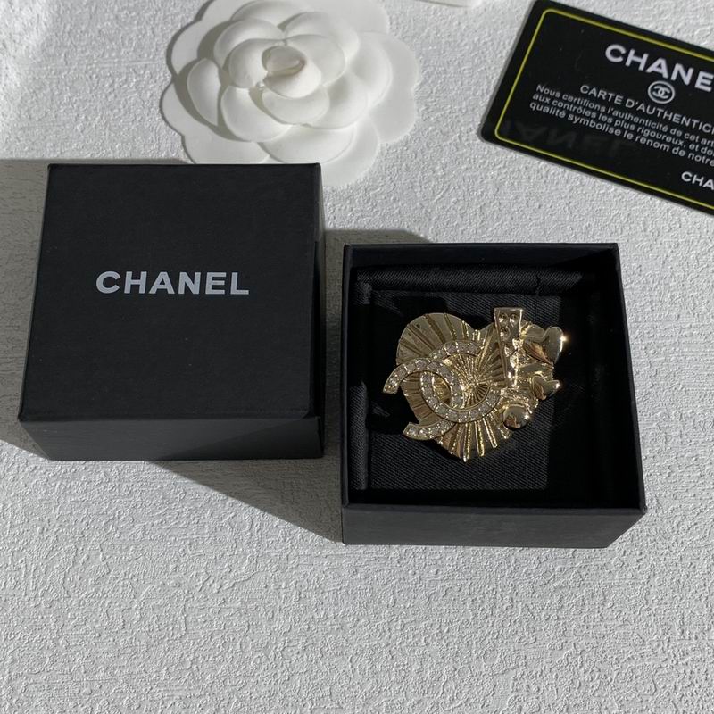 Chanel Brooch 11yxx119 (4)