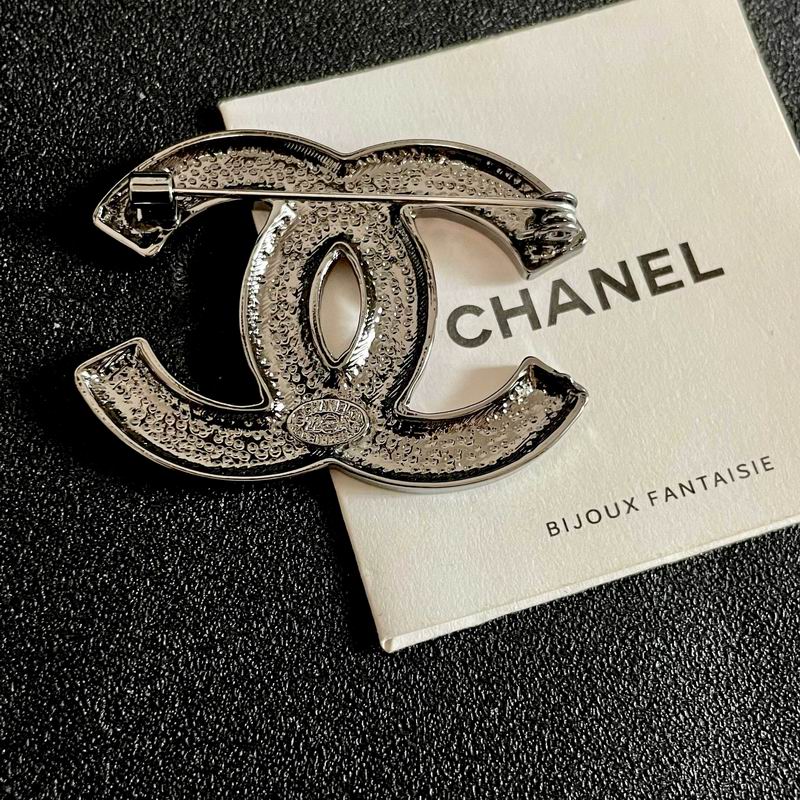 Chanel Brooch 11yxx122 (3)