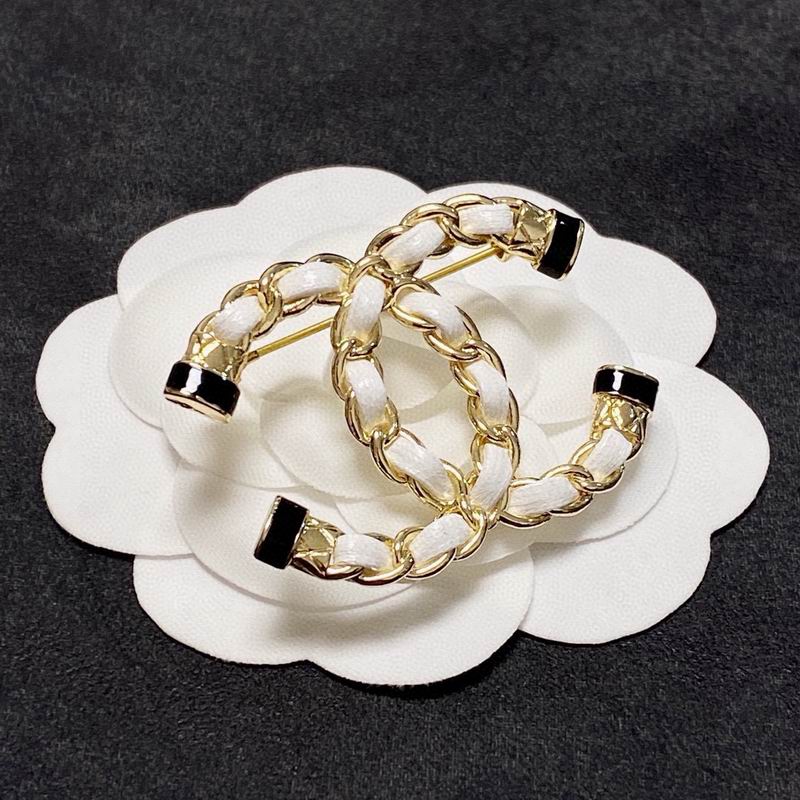 Chanel Brooch 11yxx124 (2)