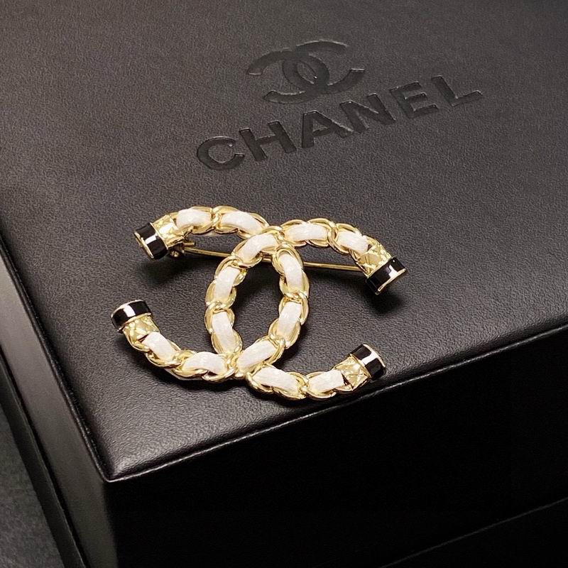 Chanel Brooch 11yxx124 (3)