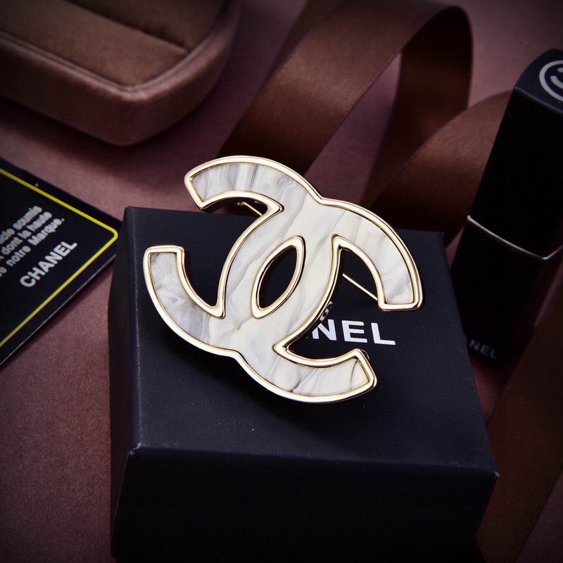 Chanel Brooch 11yxx125 (3)