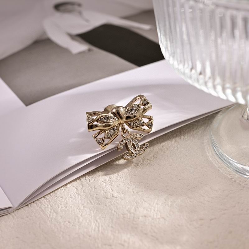 Chanel Brooch 11yxx126 (1)