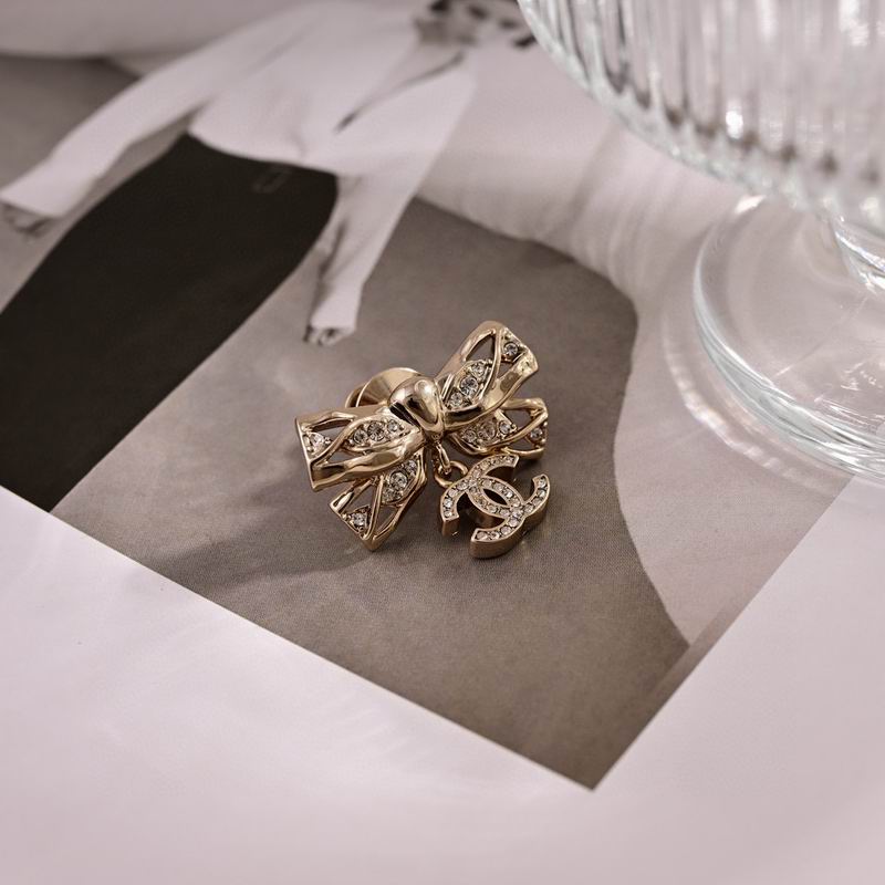 Chanel Brooch 11yxx126 (4)