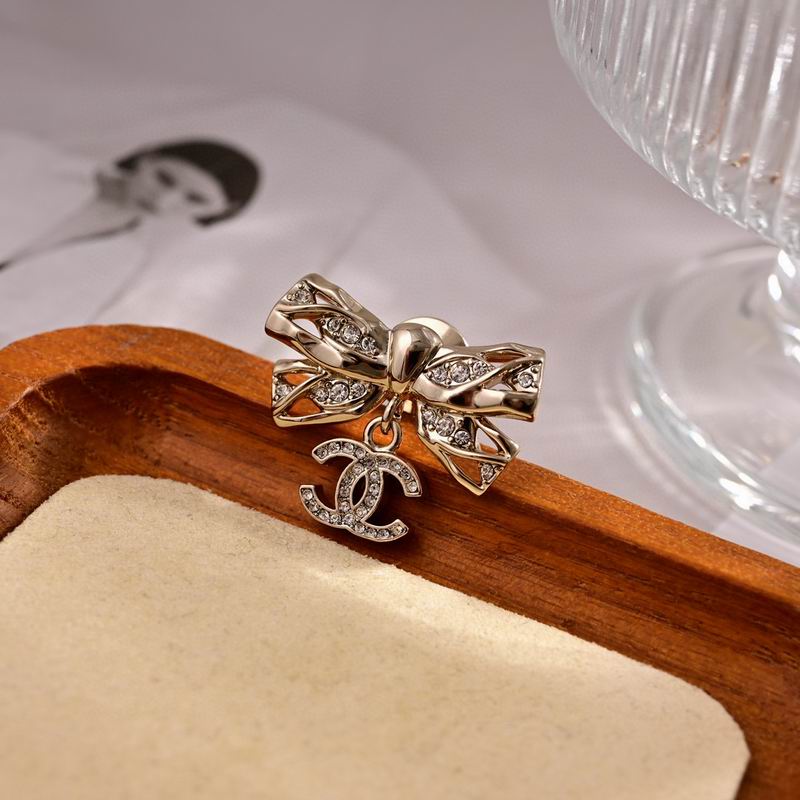 Chanel Brooch 11yxx126 (5)
