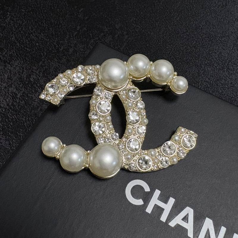 Chanel Brooch 11yxx127 (2)