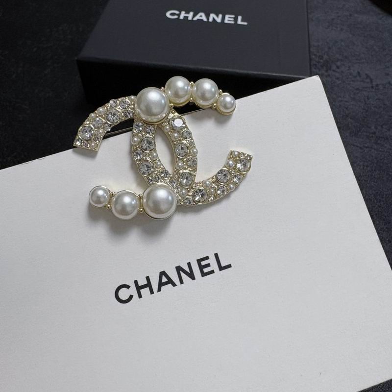 Chanel Brooch 11yxx127 (5)