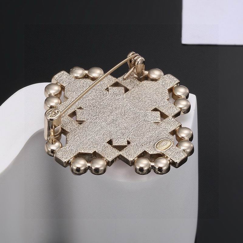 Chanel Brooch 11yxx131 (6)