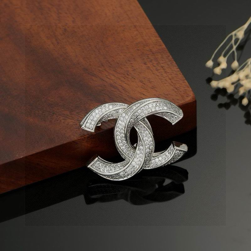 Chanel Brooch 11yxx132 (3)