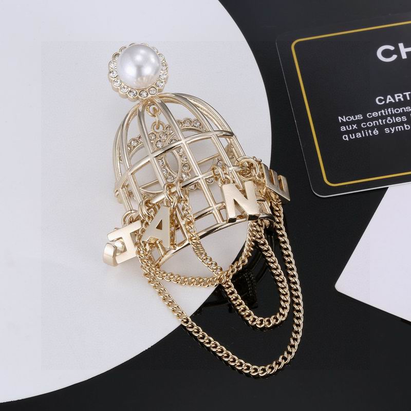 Chanel Brooch 11yxx133 (2)