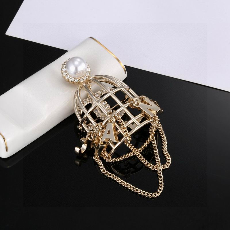 Chanel Brooch 11yxx133 (6)