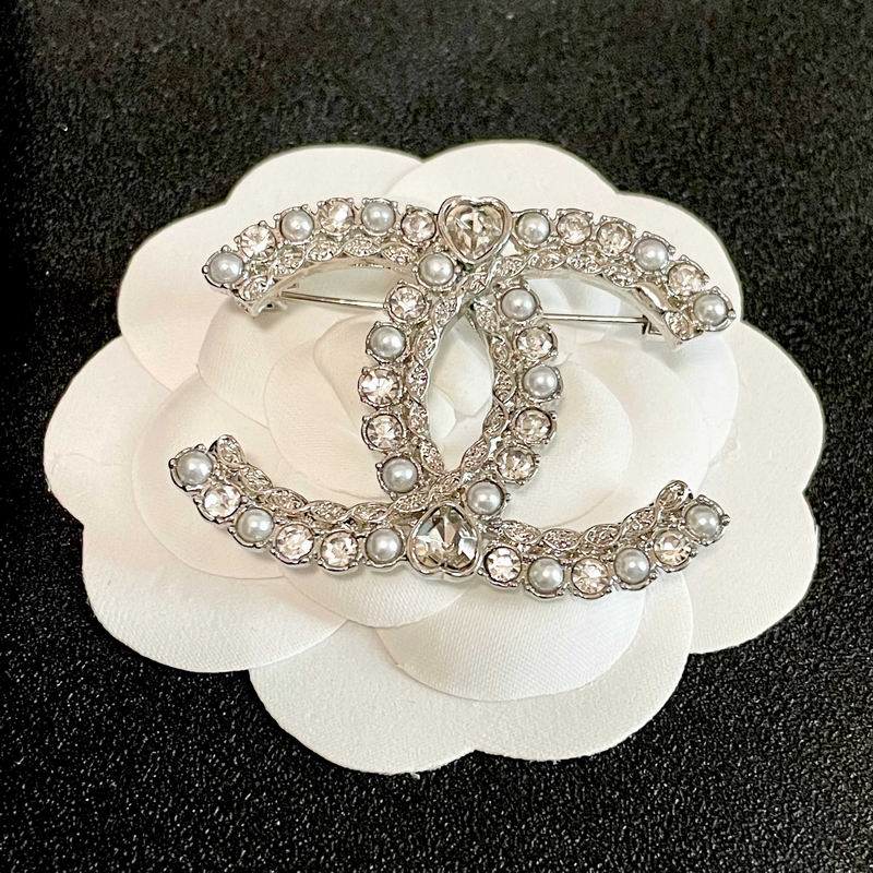 Chanel Brooch 11yxx135 (4)