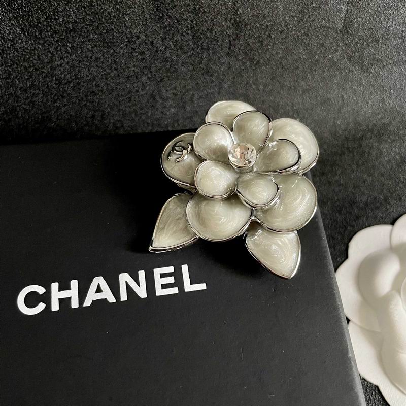 Chanel Brooch 11yxx136 (10)