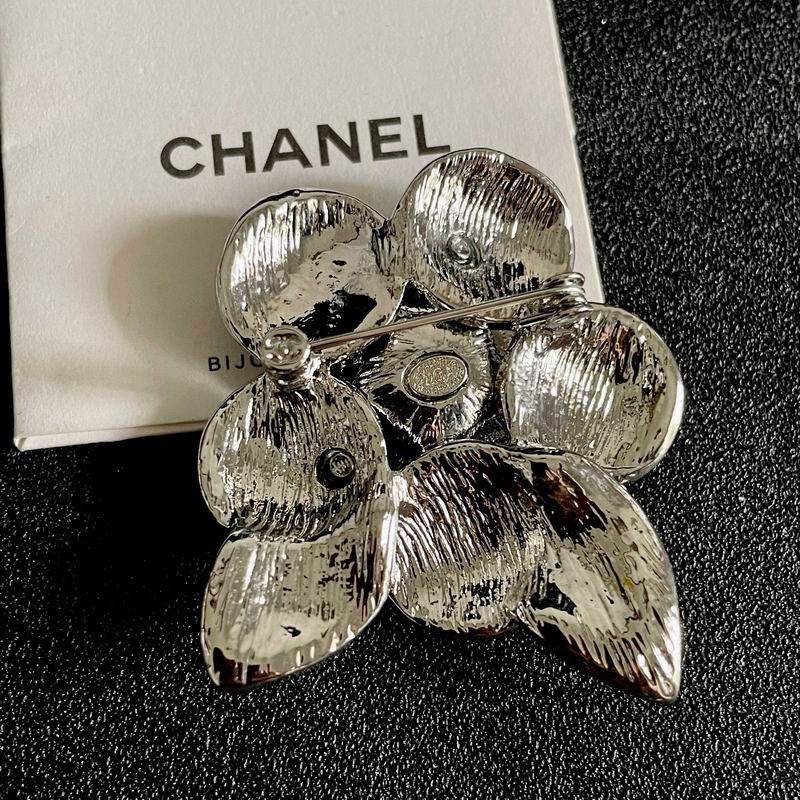 Chanel Brooch 11yxx136 (3)