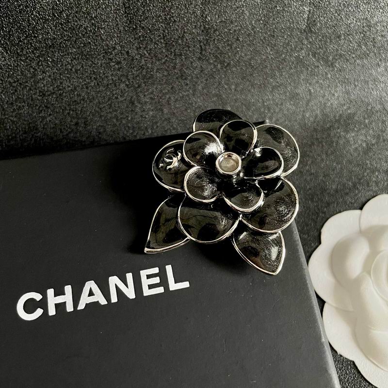 Chanel Brooch 11yxx136 (5)