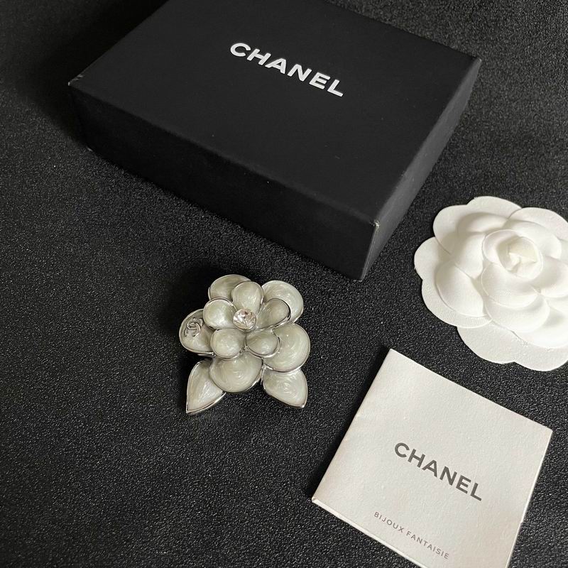 Chanel Brooch 11yxx136 (6)