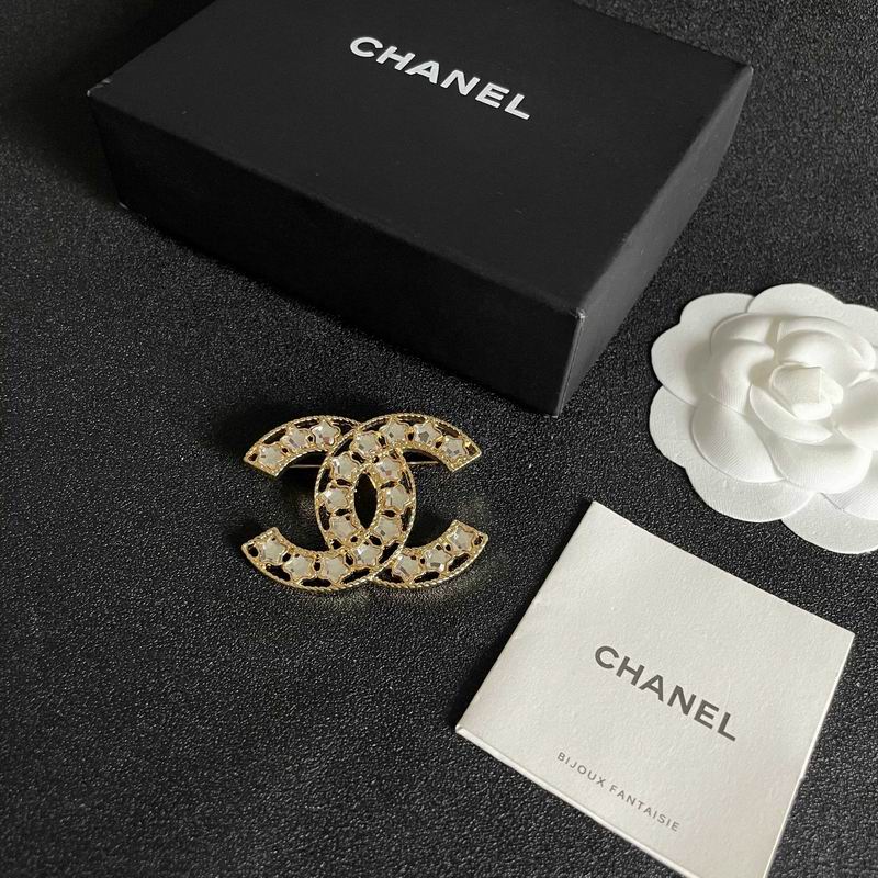 Chanel Brooch 11yxx137 (2)