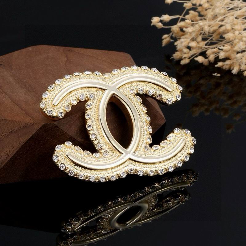 Chanel Brooch 11yxx139 (3)