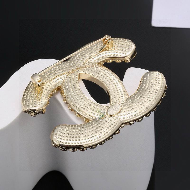 Chanel Brooch 11yxx139 (5)