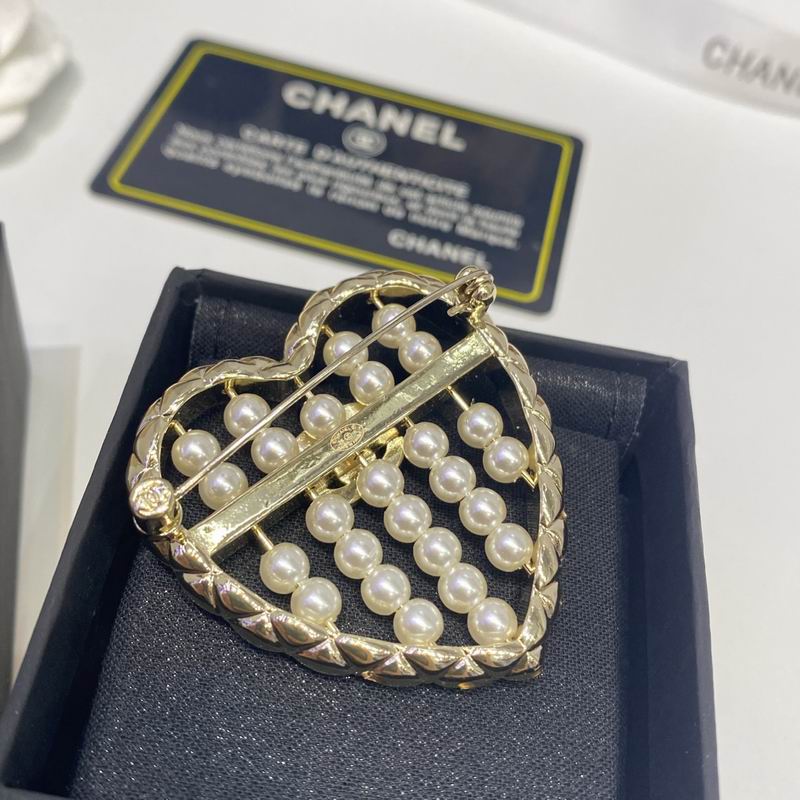 Chanel Brooch 11yxx142 (3)