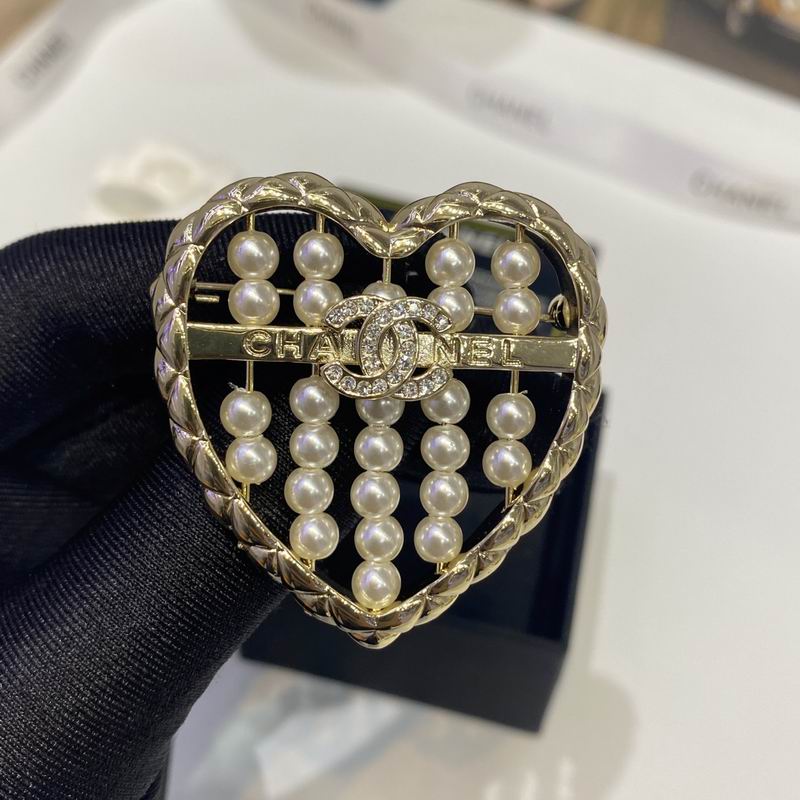 Chanel Brooch 11yxx142 (4)