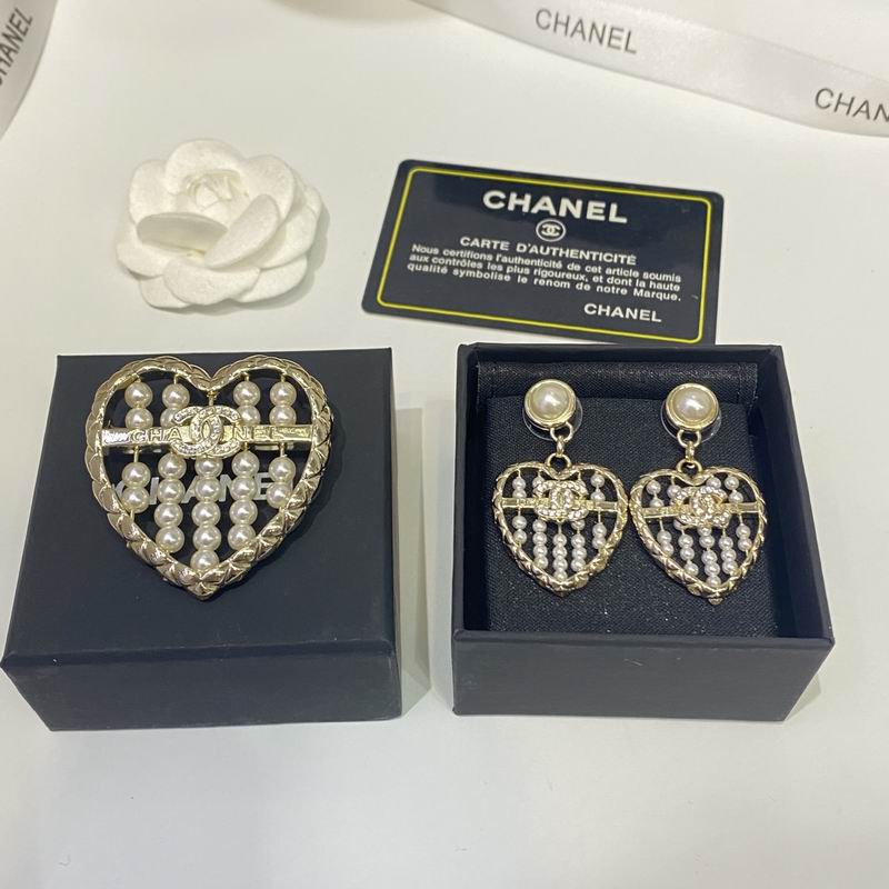 Chanel Brooch 11yxx142 (5)