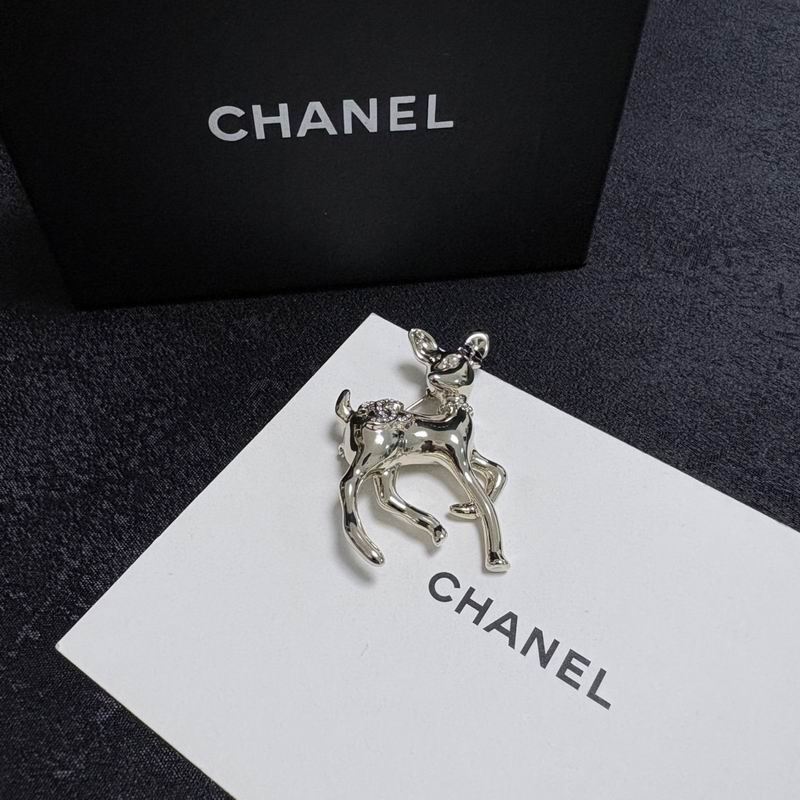 Chanel Brooch 11yxx143 (1)