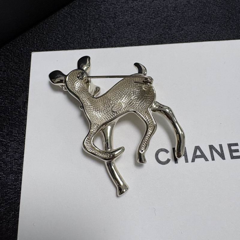 Chanel Brooch 11yxx143 (3)