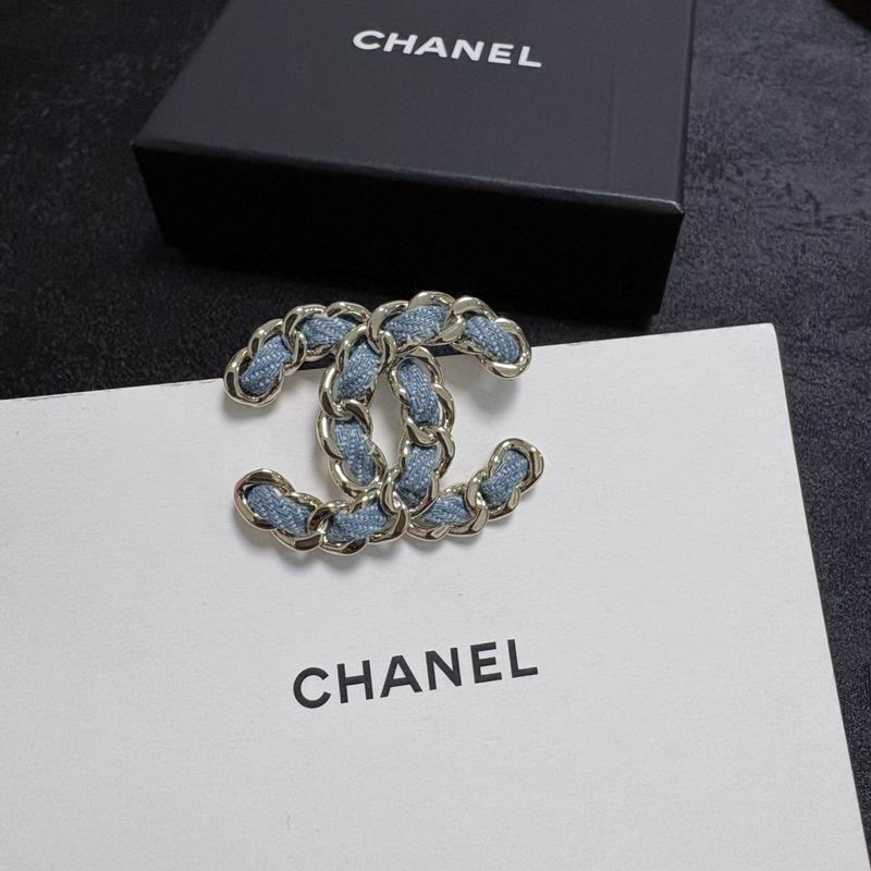 Chanel Brooch 11yxx144 (4)
