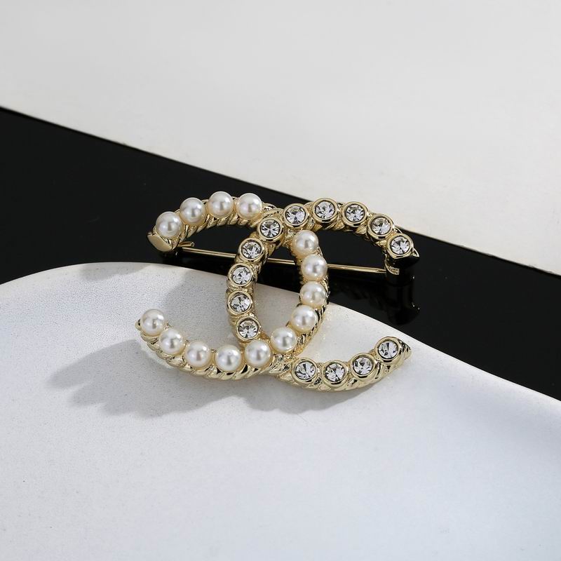 Chanel Brooch 11yxx147 (4)