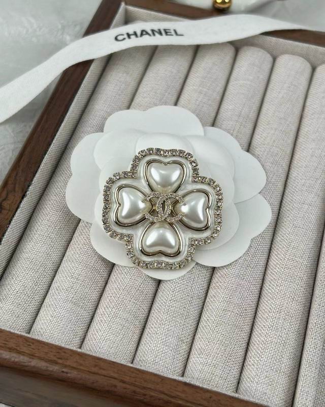 Chanel Brooch 11yxx156 (1)