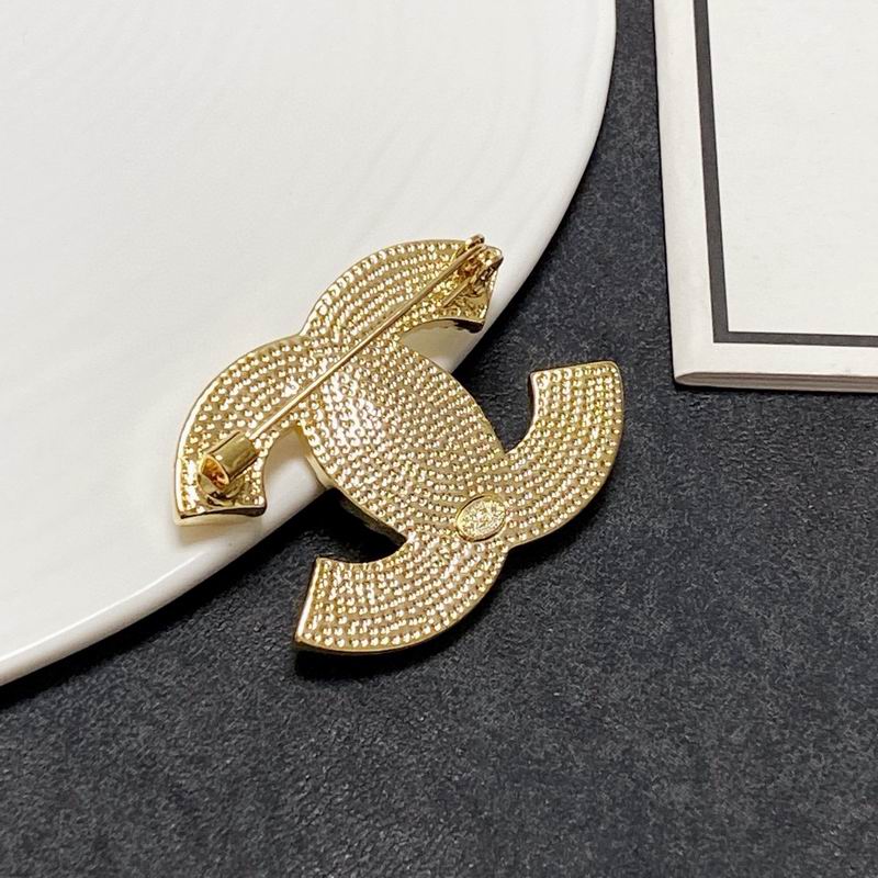 Chanel Brooch 11yxx157 (3)