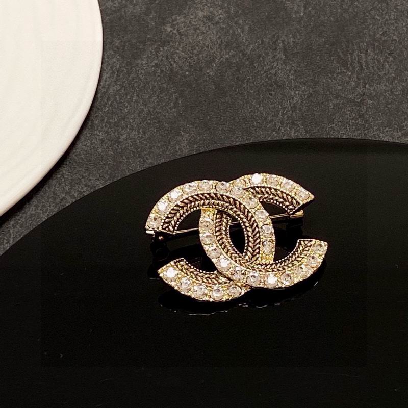 Chanel Brooch 11yxx158 (6)