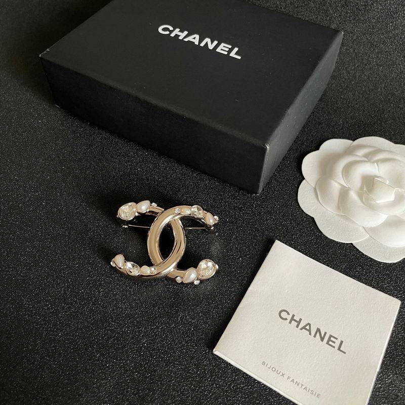 Chanel Brooch 11yxx159 (1)