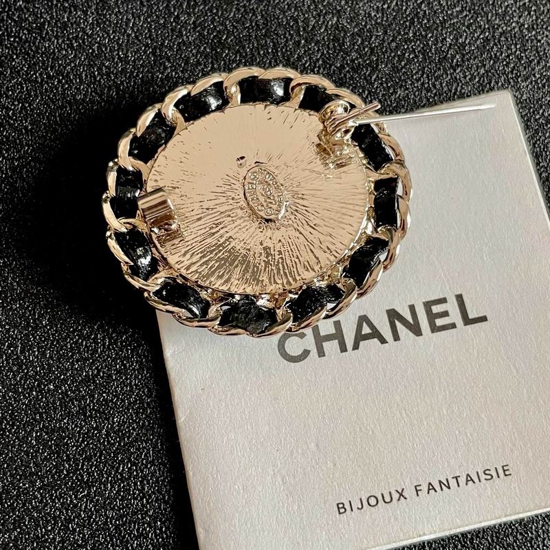 Chanel Brooch 11yxx160 (3)